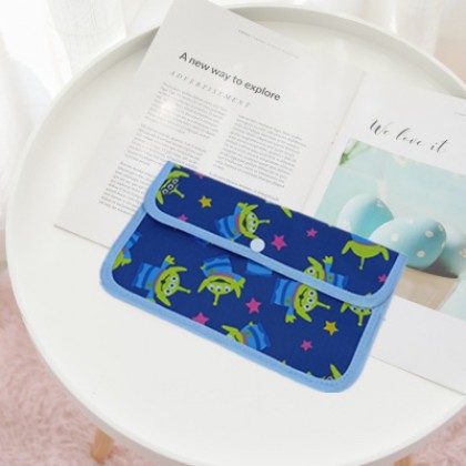 {M'SIA STOCK} Cartoon Portable Mask Bag/Receipt Storage Bag 便携口罩包/收据卡通翻盖防尘口罩收纳包 Beg Simpanan {M'SIA STOCK} Cartoon Portable Mask Bag/Receipt Storage Bag 便携口罩包/收据卡通翻盖防尘口罩收纳包 Beg Simpanan