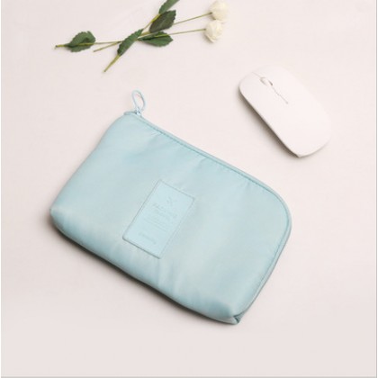 {M'SIA STOCK} Perfect Travel Organizer Bag USB Charging Ear Phone Storage Bag Pouch 多功能电源数据线充电器便携 Beg Wire Power Bank