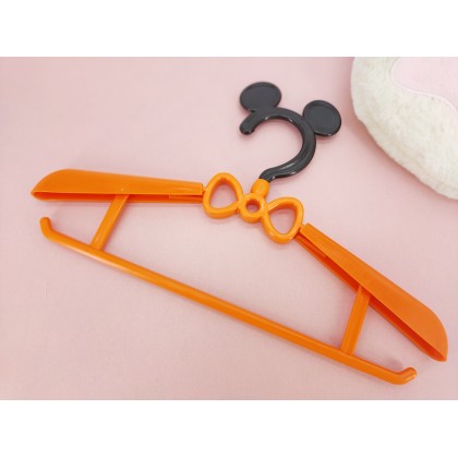 Mickey/Minnie/Hello Kitty/Winnie The Pooh Cartoon Baby Kids Plastic Clothes Hanger 儿童卡通裤架小孩宝宝塑料实心晾衣架裙成人可用 Mickey/Minnie/Hello Kitty/Winnie The Pooh Cartoon Baby Kids Plastic Clothes Hanger 儿童卡通裤架小孩宝宝塑料实心晾衣架裙成人可用