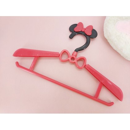 Mickey/Minnie/Hello Kitty/Winnie The Pooh Cartoon Baby Kids Plastic Clothes Hanger 儿童卡通裤架小孩宝宝塑料实心晾衣架裙成人可用 Mickey/Minnie/Hello Kitty/Winnie The Pooh Cartoon Baby Kids Plastic Clothes Hanger 儿童卡通裤架小孩宝宝塑料实心晾衣架裙成人可用