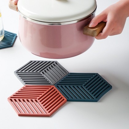 {M'SIA STOCK} Silicone Heat Insulation Pad Nordic Style Anti-heat Hot Pot Table Mat Coaster Pad Cup Mat Coffee Pad 隔热垫防滑 {M'SIA STOCK} Silicone Heat Insulation Pad Nordic Style Anti-heat Hot Pot Table Mat Coaster Pad Cup Mat Coffee Pad 隔热垫防滑
