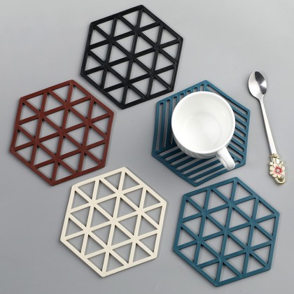 {M'SIA STOCK} Silicone Heat Insulation Pad Nordic Style Anti-heat Hot Pot Table Mat Coaster Pad Cup Mat Coffee Pad 隔热垫防滑 {M'SIA STOCK} Silicone Heat Insulation Pad Nordic Style Anti-heat Hot Pot Table Mat Coaster Pad Cup Mat Coffee Pad 隔热垫防滑